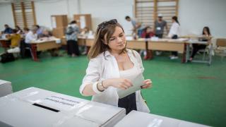 Peste un milion de tineri vor vota pentru prima dată. Ce îşi doresc de la viitorul preşedinte