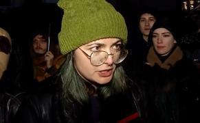 A cincea noapte de proteste faţă de ideologiile lui Călin Georgescu. Aluziva s-a alăturat manifestanţilor: "România are nevoie să ne unim"