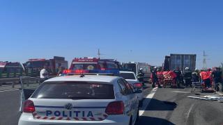 Accident grav cu 12 răniți, în Constanța. Un microbuz și un TIR s-au ciocnit violent: Planul Roșu de intervenție, activat