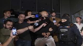 Frații Tate au fost reținuți. Prima reacție a lui Andrew Tate, după ce a fost încătușat: "Acest dosar e şi mai stupid decât primul"