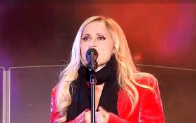 Lara Fabian, diva cu voce de aur, a strălucit pe scena festivalului Unforgettable. Artista, acompaniată de Orchestra Operei Naţionale