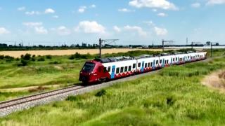 Cum arată primul tren electric cumpărat de România în ultimii 20 de ani. Prinde 160 km/h şi are 351 de locuri