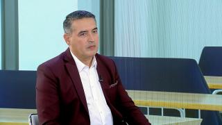 Telefonul mobil, interzis la şcoală. Secretarul de stat Florin Lixandru: 