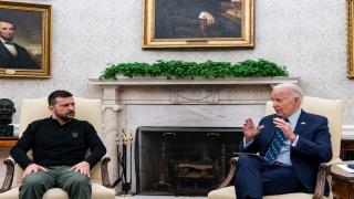 Volodimir Zelenski nu pleacă de la Washington cu mâna goală: Joe Biden i-a oferit 8 miliarde, dar cere reforme