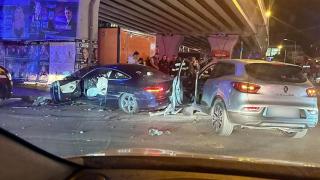 Două maşini distruse după un accident oribil, sub Pasajul Pipera din Bucureşti. O fată de 19 ani a ajuns la spital