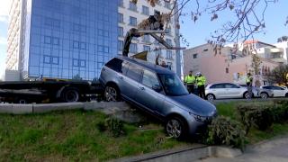 O şoferiţă din Constanţa, la un pas de tragedie, după ce a încurcat comenzile maşinii automate