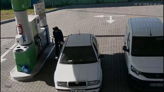 Cum a reușit un bărbat să fure benzină de 2.500 de lei direct de la pompă, în București