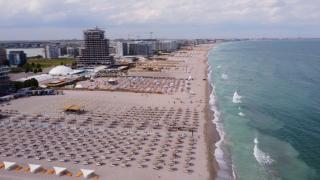 Mamaia, îmbătrânită și abandonată. Litoralul românesc, de la caravanele lui Mazăre, la plajele extinse fără turiști