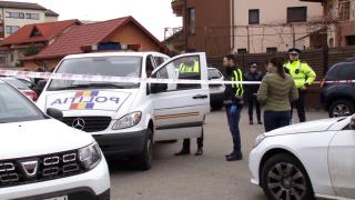 Crimă şocantă în Bacău. Un tânăr şi-a ucis iubita de 16 ani şi a dat foc la casa în care se afla fetiţa lor de nouă luni