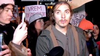 Susţinător al lui Călin Georgescu, luat la întrebări după ce s-a strecurat la manifestaţiile faţă de candidatul independent. "Eram curios"