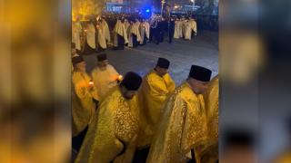 A început procesiunea Sfântului Apostol Andrei pe străzile din Galaţi. Zeci de preoţi au purtat raclele cu moaştele a cinci sfinţi