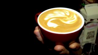 Mica plăcere a românilor, din ce în ce mai scumpă. Cât costă acum o cafea: "Am fost nevoiţi să mărim preţurile"