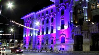 Motivul pentru care clădirile primăriilor din ţară au fost iluminate în violet noaptea trecută