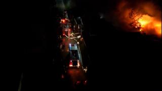 Casă mistuită de flăcări în Suceava. Localnicii au dat alarma