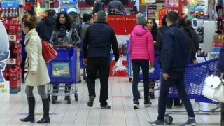 Bani mai mulţi pentru 6 milioane de români, din ianuarie. Cum stăm la venituri în comparaţie cu Ungaria şi Polonia