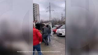 Curier din Cluj, luat la bătaie de doi bărbaţi, după ce o clientă a fost nemulţumită de livrare