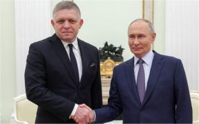 Enervat de Zelenski, Fico s-a dus la Putin. Ce au discutat cei doi la Kremlin