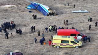 Avionul prăbuşit în Kazahstan ar fi fost lovit de o rachetă rusească. Moscova: 