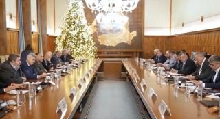 Ordonanţa "trenuleţ", adoptată luni. Toate tăierile pregătite de Guvern pentru a reduce deficitul bugetar