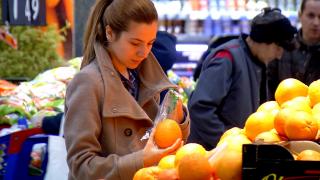 "Cadou" de Anul Nou. Mâncarea s-ar putea scumpi cu până la 20% din ianuarie, efect al ordonanţei "Trenuleţ"