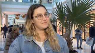 A returnat hanoracul primit cadou de la iubit, pentru că nu era mărimea bună. "S-a mai întâmplat şi în alţi ani"