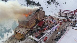 Incendiu într-un hotel din staţiunea Bolu din Turcia. Cel puţin 66 de morți și 51 de răniți