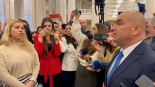 Salariile funcționarilor din Senat, revoltaţi de concedieri. Au și pensii speciale de 6.100 lei în medie