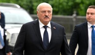 Alegeri cu final anticipat în Belarus. Lukaşenko, "ultimul dictator" al Europei, a câştigat al şaptelea mandat de preşedinte, după modelul rusesc