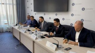 Război între ministrul Mediului şi Romsilva din cauza bonusurilor de zeci de mii de euro. Mircea Fechet anunţă că nu se va mai da nicio primă în 2025