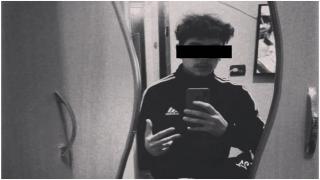 Un tânăr din Foşcani s-a înjunghiat singur în timp ce încerca să-i înjunghie pe alții. Mama băiatului, audiată după ce a aruncat cuțitul în chiuvetă