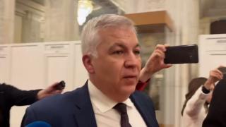 Scandal în Parlament: CCR voia să cumpere medicamente de 700.000 lei pentru angajaţi şi judecătorii pensionaţi