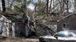 Cel puţin 10 morţi, 40.000 de case fără curent şi 1.000 de intervenţii în 24 de ore după ce o furtună a măturat Statele Unite