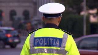 Poliţist reţinut pentru 24 de ore, după ce a fost prins beat la volan. Agentul gonea pe străzile din Botoşani
