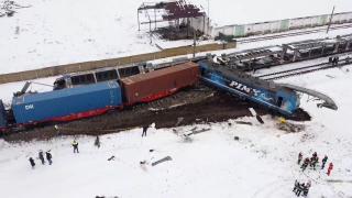 Filmul tragediei feroviare din Olt. Mecanicul unuia dintre trenuri a murit pe loc după impactul devastator