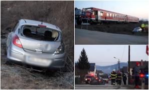 "Doamne ferește să nu pățească nimeni". Maşină spulberată de tren în Bistriţa, după ce şoferul nu s-ar fi asigurat