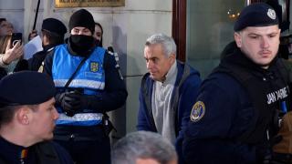 Gestul controversat făcut de Călin Georgescu la ieşirea de la Parchetul General