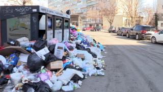Primăria Ploieşti, amendată cu 60.000 de lei din cauza munţilor de gunoaie de pe srăzi, De 10 zile nu s-au mai colectat deşeurile