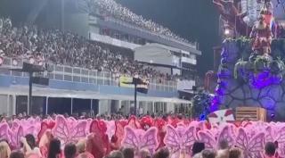 Carnavalul de la Rio a început. Zeci de mii de turişti sunt aşteptaţi la cea mai mare petrecere a planetei