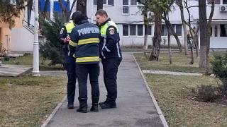 Femeie găsită moartă în casă, în Iaşi. Vecinii au sunat la 112 după ce au simţit un miros suspect