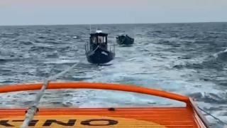 Trei persoane au rămas blocate în două ambarcaţiuni pe Dunăre, după ce motoarele s-au stricat