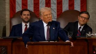 Donald Trump a ţinut un discurs istoric, de 100 de minute. A criticat administraţia Biden şi a promis că va "pune steagul american pe Marte"