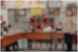 "Bă, fată, tu ești cretină?". O profesoară din Târgu Jiu, filmată în timp ce jignea o elevă, părinții cer măsuri urgente