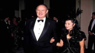 Gene Hackman a mai trăit 7 zile după moartea soţiei. Bolnav de Alzheimer, a stat cu cadavrul în casă până a murit şi el: uitase să-şi ia medicamentele