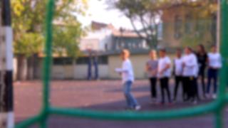 Un copil din clasa a 5-a, bătut de tatăl unui coleg cu care avusese un conflict, în Vaslui: "I-o dat cu picioarele. L-a pus jos, nu mai avea băiatul aer"