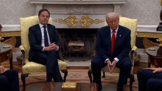 NATO, redusă la tăcere. De ce Mark Rutte nu a reacționat când Trump a vorbit despre anexarea Groenlandei de faţă cu el