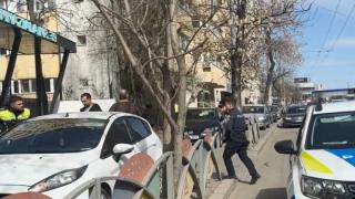 Băiat de 15 ani, înjunghiat cu briceagul de doi adolescenţi de 14 şi 15 ani, lângă o şcoală din Sectorul 2 al Capitalei