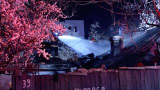 Dramă fără margini pentru o familie din Bucureşti. Şi-au privit cu durere cum toată agoniseala de-o viaţă şi s-a făcut scrum în urma unui incendiu