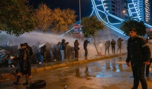 Economia fragilă a Turciei se clatină după protestele din Istanbul. Pieţele financiare au înregistrat miercuri cele mai mari scăderi din lume