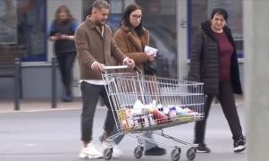 Ungurii vin la noi, atrași de preţurile mai mici, în timp ce românii caută produse mai ieftine în ţara vecină