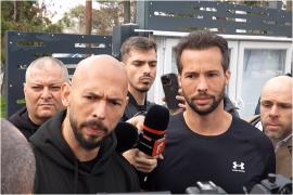 "Când eşti cel mai important om de pe Planetă, orice ţară este interesată de tine". Declaraţia arogantă a lui Andrew Tate, din faţa sediului Poliţiei